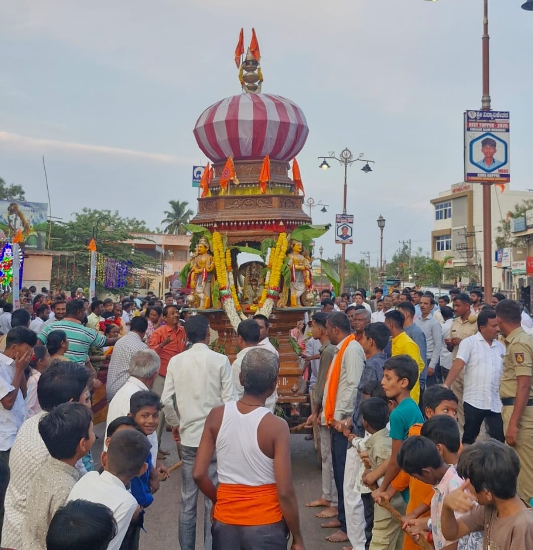 ಜುಲೈನಗರದಲ್ಲಿ ವಿಜೃಂಭಣೆಯಿಂದ ಜರುಗಿದ ಶ್ರೀರಾಮಲಿಂಗೇಶ್ವರ ಮಹಾರಥೋತ್ಸವ.